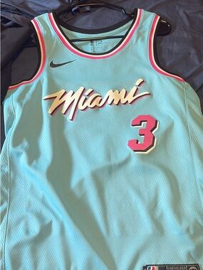 Nike Miami Heat Dwyane Wade Jersey Size L